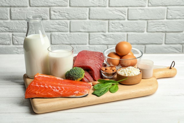 7 Sumber Protein Hewani dan Tips Mengonsumsinya