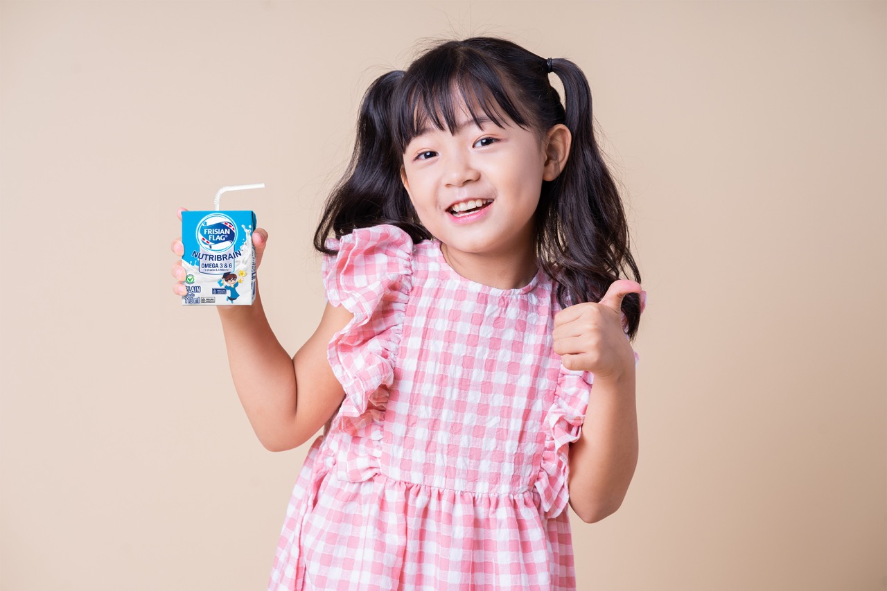 3 Tips Agar Anak Mau Minum Susu dengan Mudah