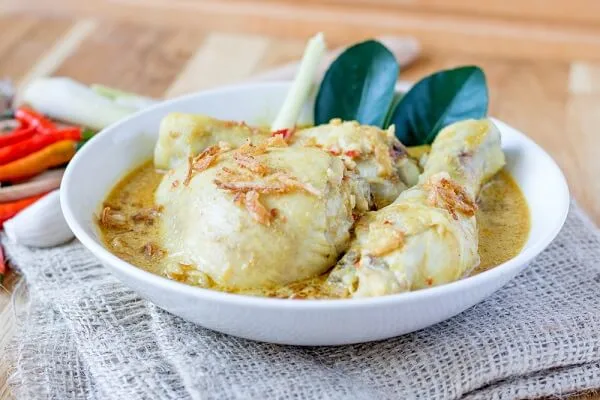 Resep Opor Ayam Spesial Kuah Susu - Frisian Flag