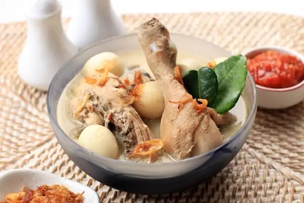 Resep Opor Ayam Spesial dan Telur - Frisian Fla